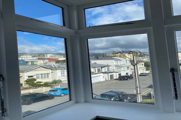 Photo of property in 11 Caroline Street, Mount Victoria, Wellington, 6011