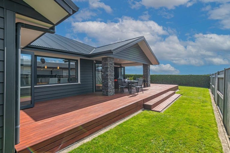 Photo of property in 25 Silicon Way, Fitzherbert, Palmerston North, 4410