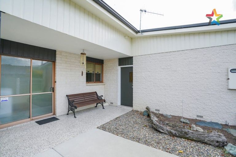 Photo of property in 141 Gladstone Terrace, Gladstone, Invercargill, 9810