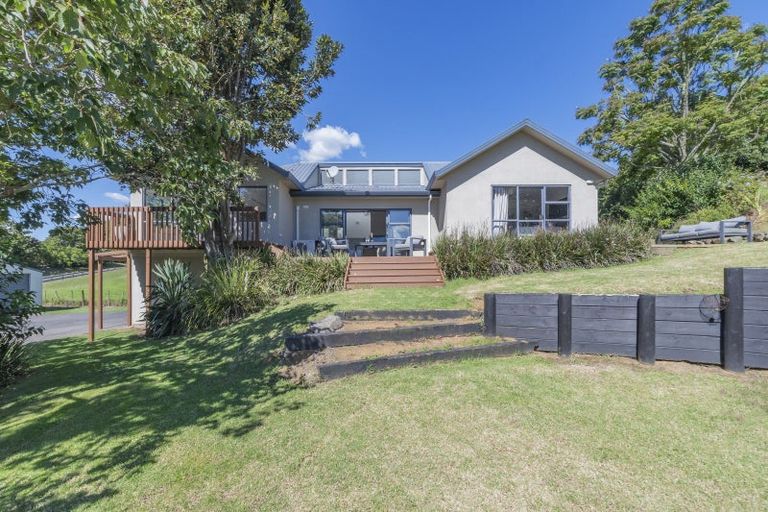 Photo of property in 248 Kauri View Road, Opaheke, Papakura, 2584