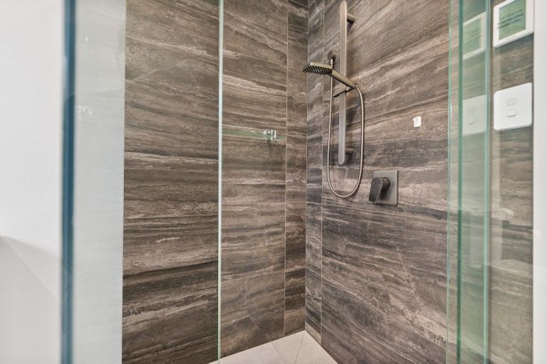 Photo of property in 67 Vaucluse Heights, Fitzherbert, Palmerston North, 4410