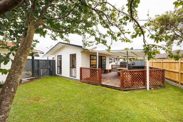 Photo of property in 46 Chatsworth Place, Highbury, Palmerston North, 4412