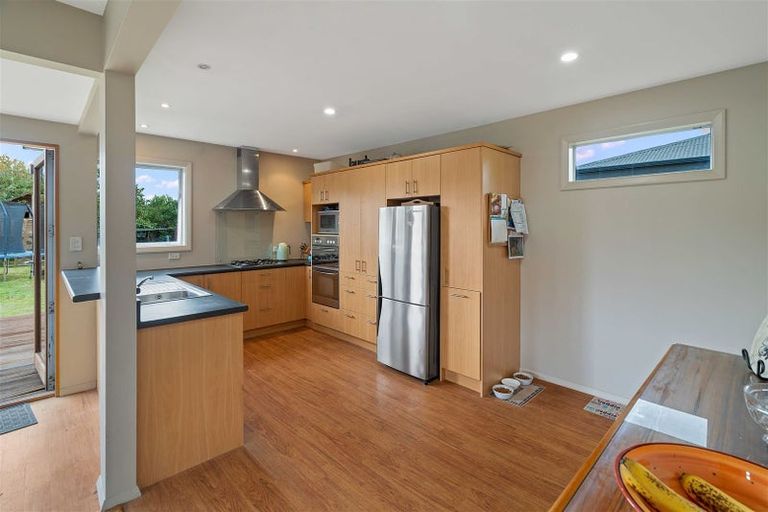 Photo of property in 51 Winters Road, Redwood, Christchurch, 8051