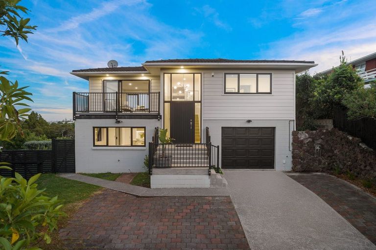 Photo of property in 15 Mcdowell Crescent, Hillcrest, Auckland, 0627