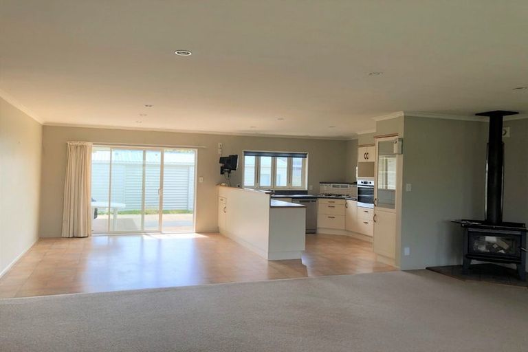 Photo of property in 44 Kent Avenue, Waitarere Beach, Levin, 5510