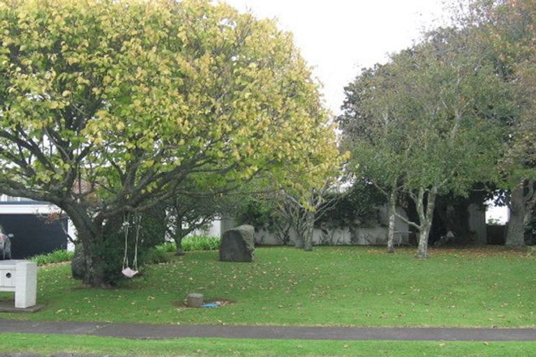 Photo of property in 81 Fisher Parade, Sunnyhills, Auckland, 2010