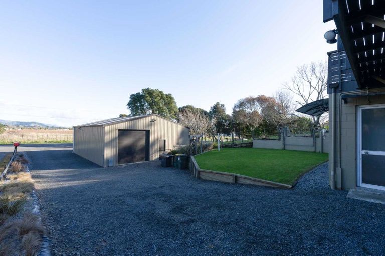 Photo of property in 6 Muhunoa West Road, Ohau, Levin, 5570
