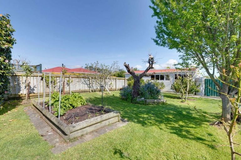 Photo of property in 286 Kawiu Road, Levin, 5510