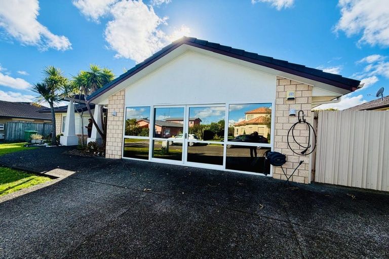 Photo of property in 4 Willowbank Close, East Tamaki Heights, Auckland, 2016