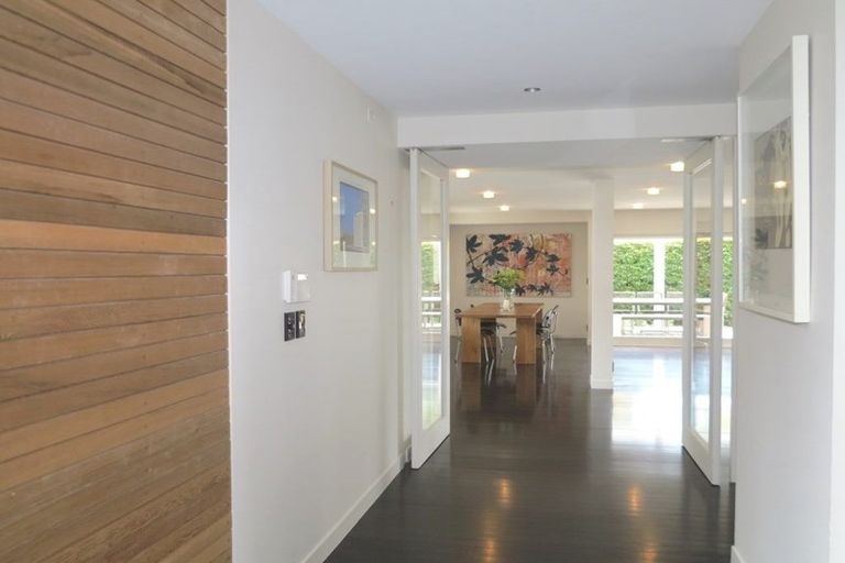 Photo of property in 51 Queen Street, Northcote Point, Auckland, 0627