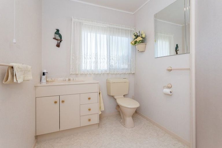 Photo of property in 1688 South Head Road, South Head, Helensville, 0874