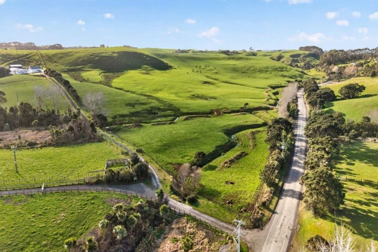 Photo of property in 55 Coster Road, Muriwai, 0881