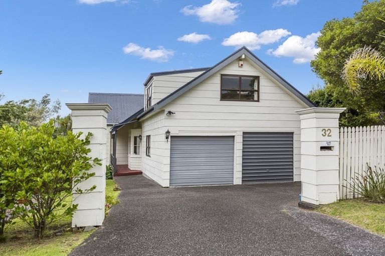 Photo of property in 32 Danbury Drive, Torbay, Auckland, 0630