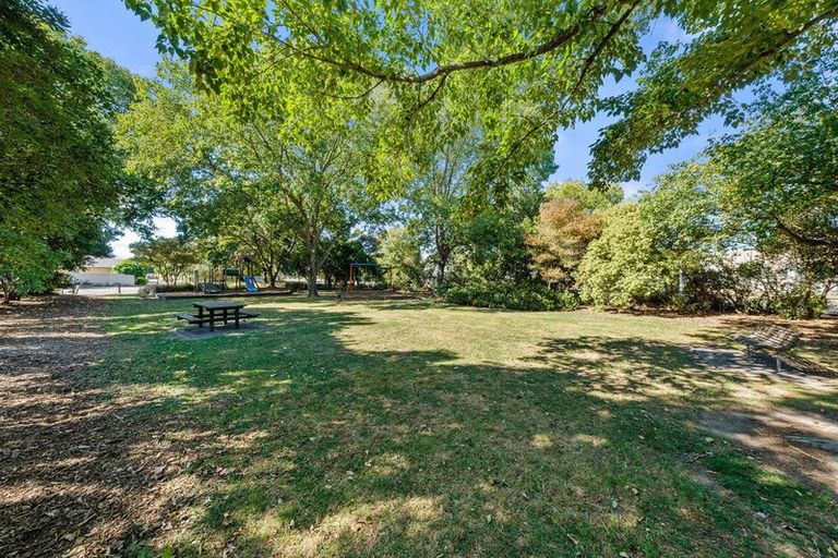 Photo of property in 42 Thackeray Place, Waltham, Christchurch, 8023