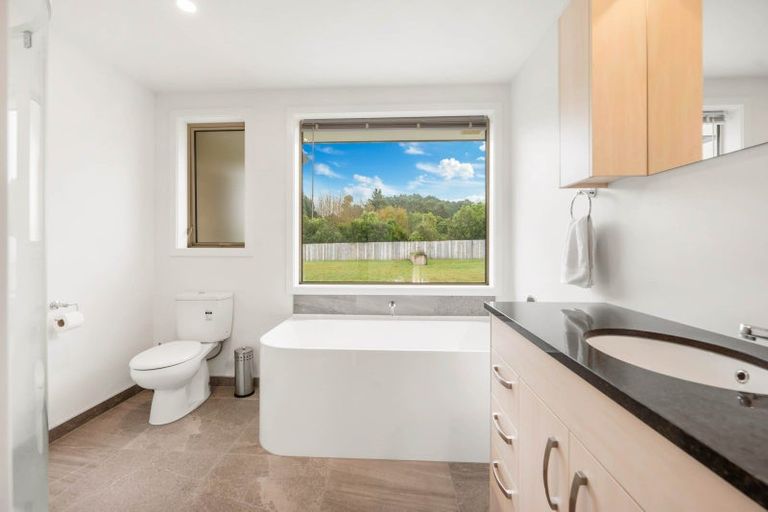 Photo of property in 6 Kanuka Grove, Kinloch, Taupo, 3377