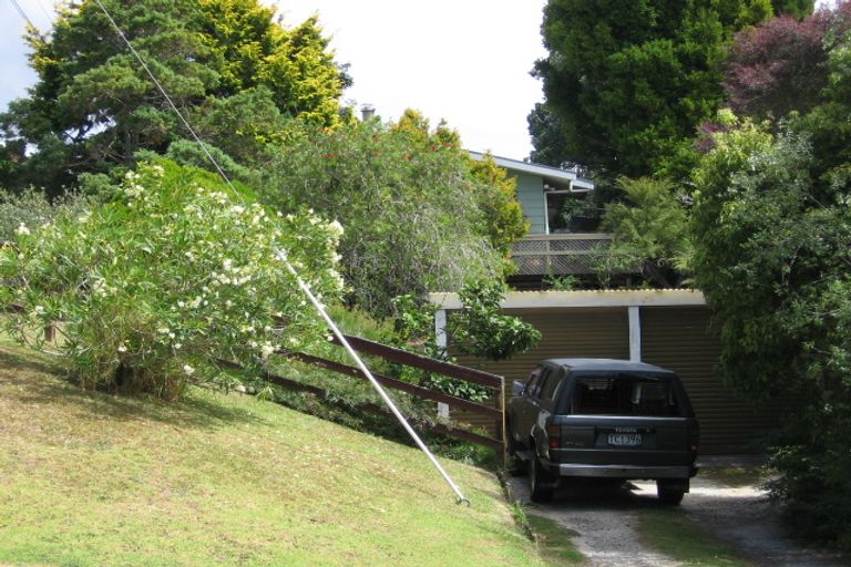 Photo of property in 2/26 Cresta Avenue, Beach Haven, Auckland, 0626