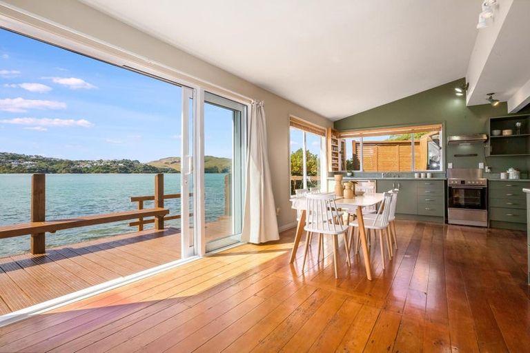 Photo of property in 14a Trevor Terrace, Paremata, Porirua, 5024