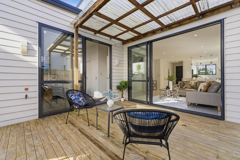 Photo of property in 9 Pihoihoi Place, Hobsonville, Auckland, 0616