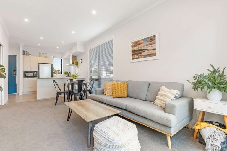 Photo of property in 2 Awamarino Way, Westgate, Auckland, 0614