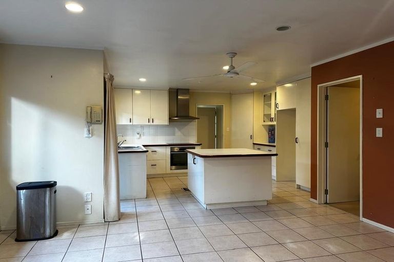 Photo of property in 8 Bass Street, West Harbour, Auckland, 0618