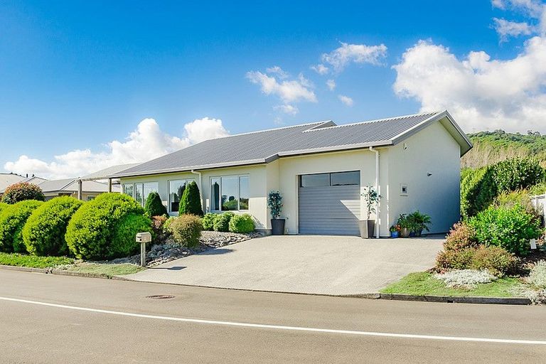 Photo of property in 27 Jade Lane, Paraparaumu, 5032