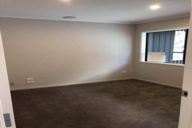 Photo of property in 76 Mapou Road, Hobsonville, Auckland, 0616