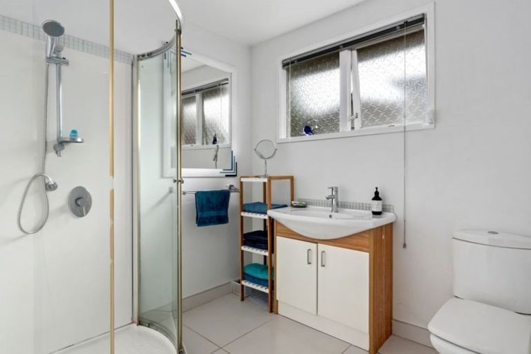 Photo of property in 3 Scott Road, Stanmore Bay, Whangaparaoa, 0932