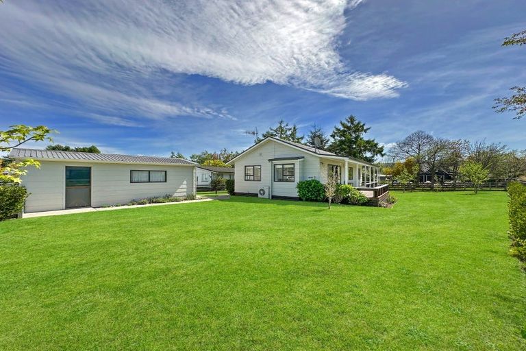Photo of property in 10 Antonia Place, Kinloch, Taupo, 3377