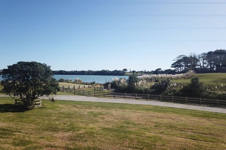 Photo of property in 17 Goble Road, Clarks Beach, 2679