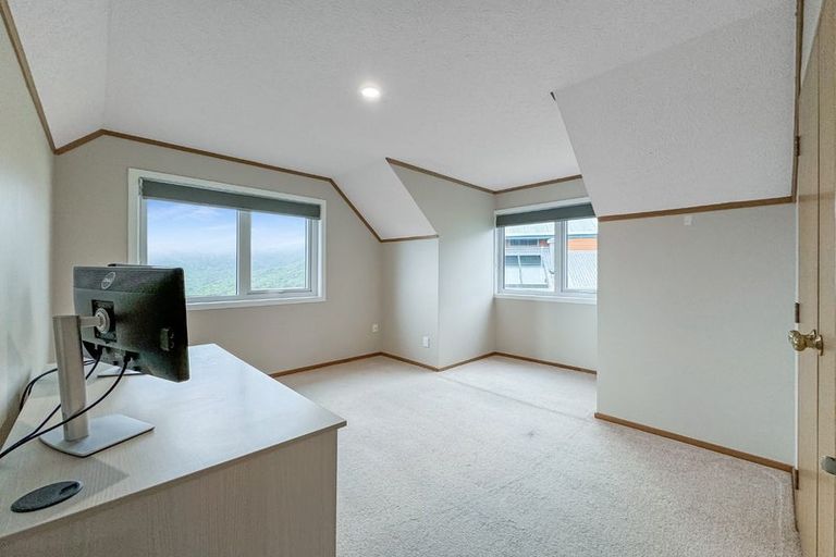 Photo of property in 7 Gavaskar Place, Khandallah, Wellington, 6035