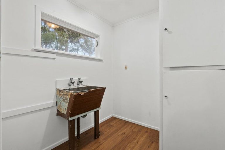 Photo of property in 19 Plumley Crescent, Mangere, Auckland, 2022