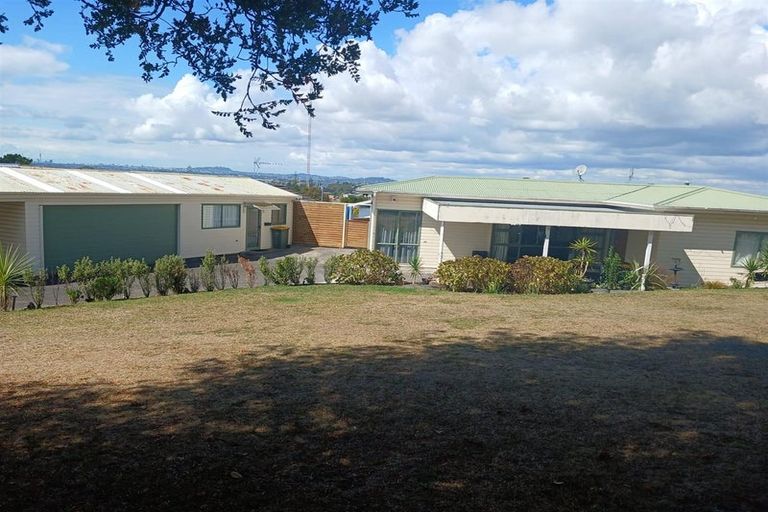 Photo of property in 40 Waimumu Road, Massey, Auckland, 0614