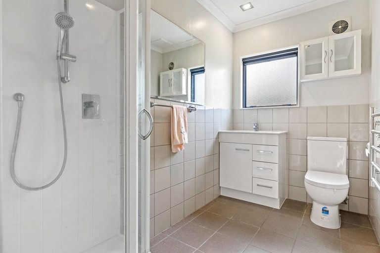 Photo of property in 8 Limeburners Close, Hobsonville, Auckland, 0618