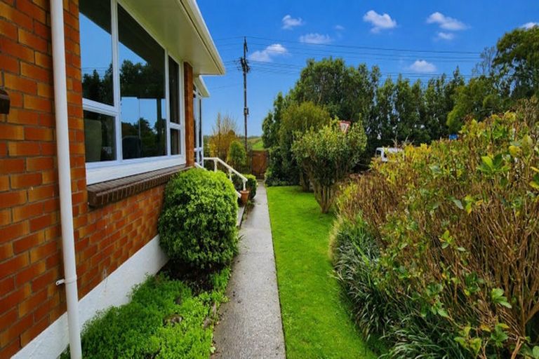 Photo of property in 2 Hood Place, Spotswood, New Plymouth, 4310