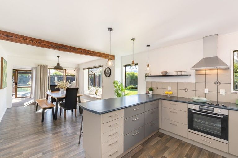 Photo of property in 11 Johnswood Grove, Clouston Park, Upper Hutt, 5018