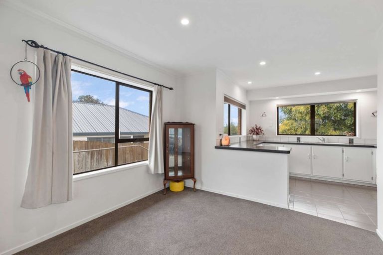 Photo of property in 13 Seaview Rise, Waiuku, 2123