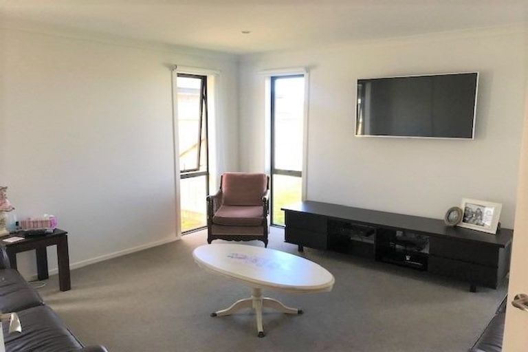 Photo of property in 54 Te Kio Crescent, Papamoa Beach, Papamoa, 3118