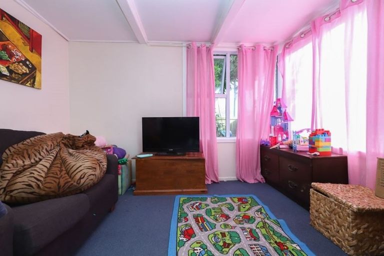 Photo of property in 22 Willis Street, Bader, Hamilton, 3206