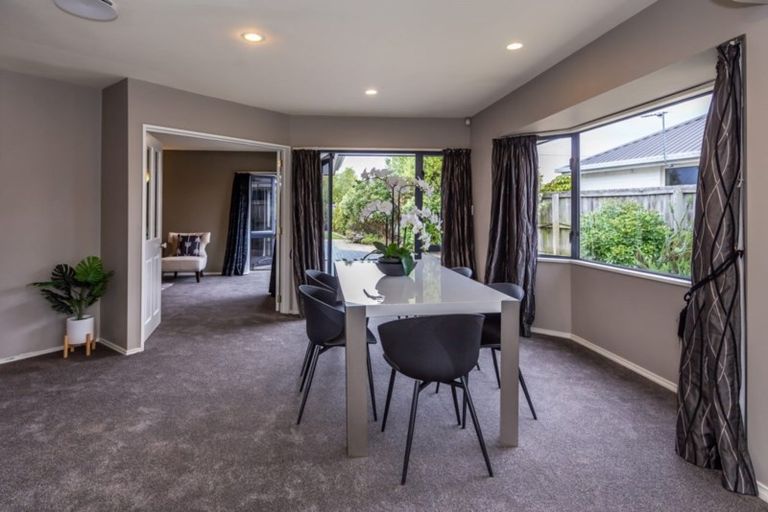 Photo of property in 4 Forest Drive, Parklands, Christchurch, 8083
