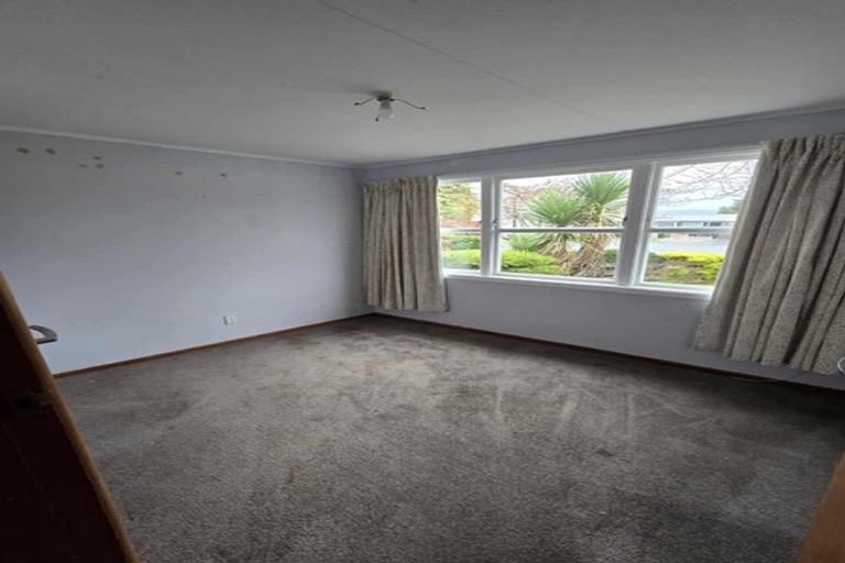 Photo of property in 33 Mountbatten Grove, Clouston Park, Upper Hutt, 5018