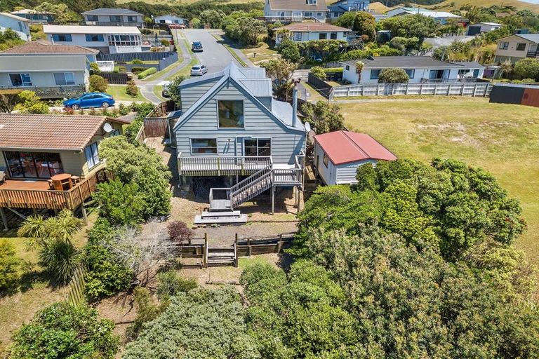 Photo of property in 14 Tikati View, Titahi Bay, Porirua, 5022
