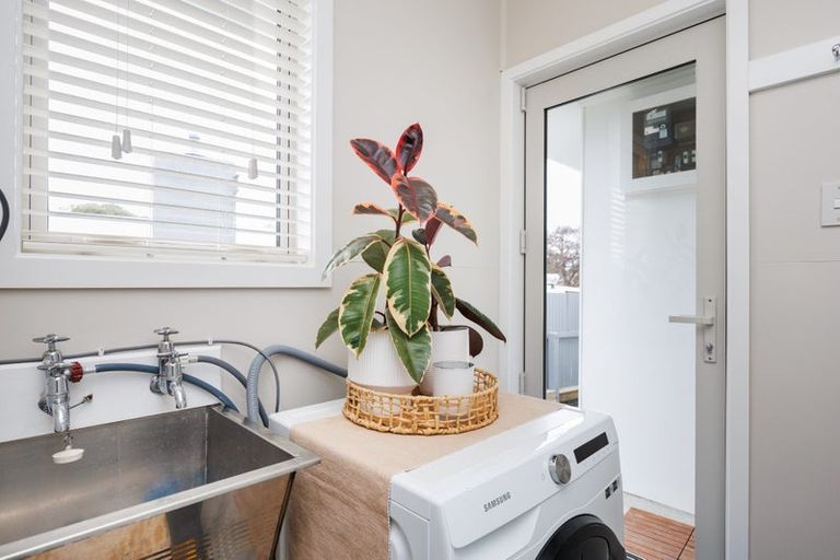 Photo of property in 71 Lockhart Avenue, Milson, Palmerston North, 4414