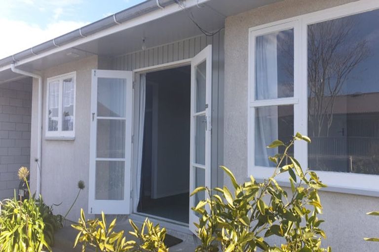 Photo of property in 2/14 Cornwall Road, Taradale, Napier, 4112