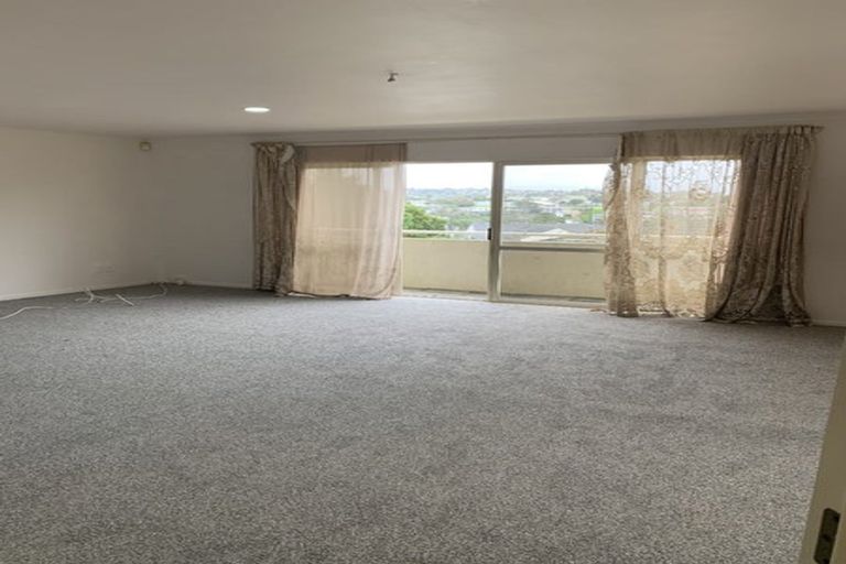 Photo of property in 16 Stephanie Close, Glenfield, Auckland, 0629