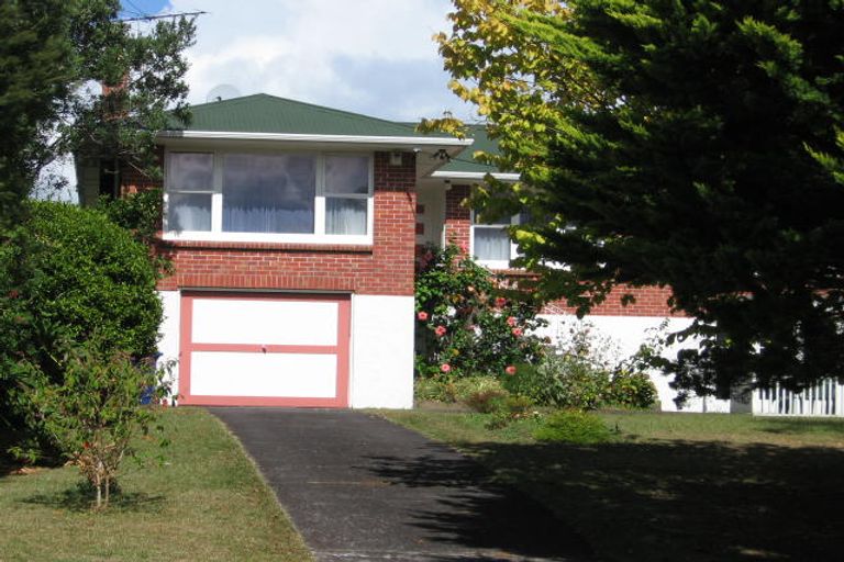 Photo of property in 166 Cliff View Drive, Green Bay, Auckland, 0604