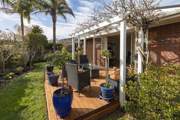 Photo of property in 7b Nukumea Common, Orewa, 0931