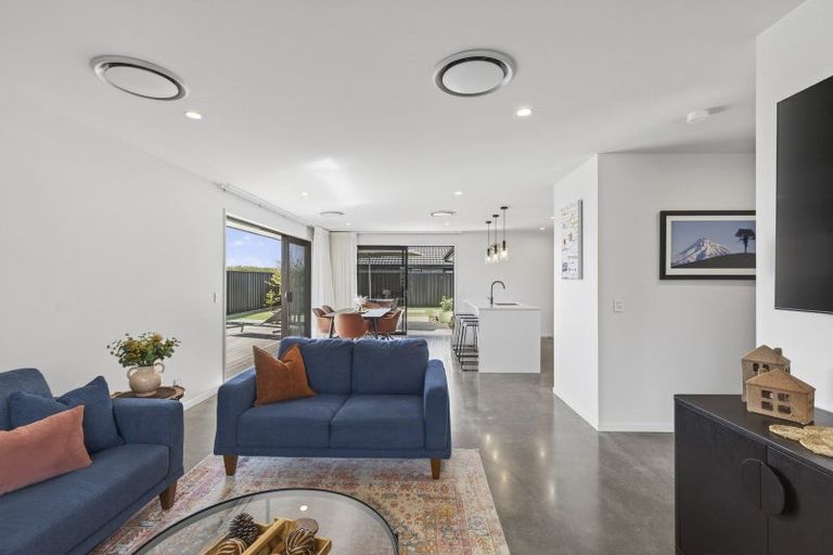 Photo of property in 247 Huatoki Street, Upper Vogeltown, New Plymouth, 4310