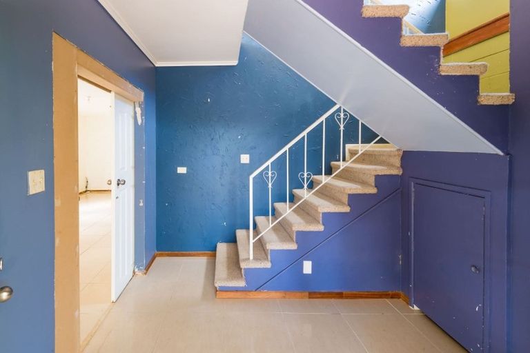 Photo of property in 15 Catalina Crescent, Forrest Hill, Auckland, 0620