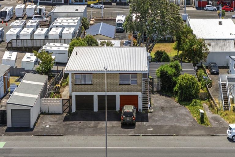 Photo of property in 2/194 Powderham Street, New Plymouth, 4310