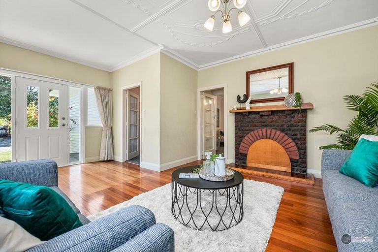 Photo of property in 9 Fairfield Avenue, Fairfield, Lower Hutt, 5011